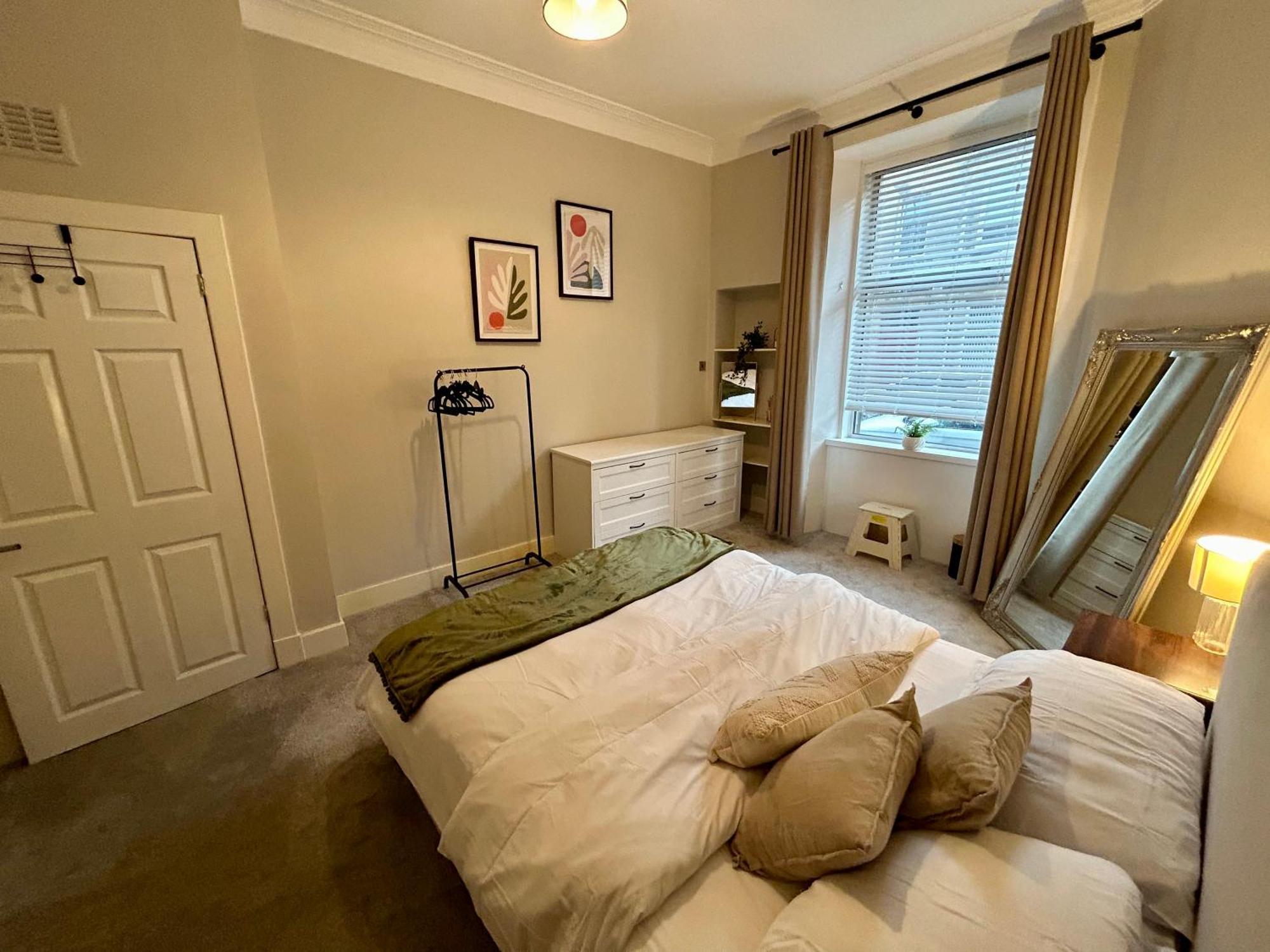 West Dunbartonshire Flat Lägenhet Dumbarton Exteriör bild